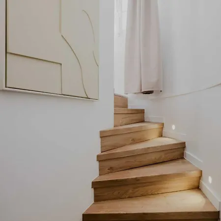 Elegance & Charm In This Cocoon With Ac - Louvre Apartment