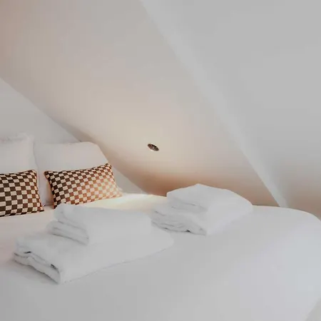 Apartment Elegance & Charm In This Cocoon With Ac - Louvre *