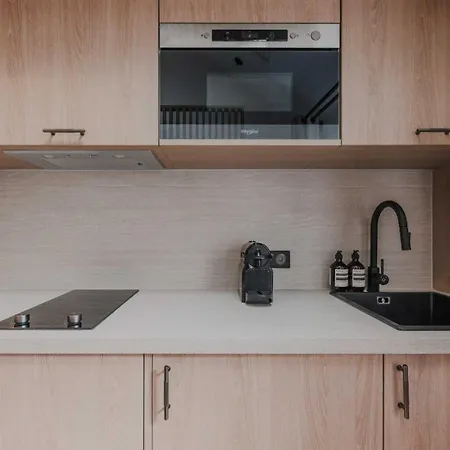 Elegance & Charm In This Cocoon With Ac - Louvre Paris